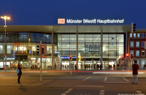 Das Empfangsgebäude im Bahnhof Münster (Westf) der DB Station&Service AG nach der Fertigstellung. Foto am 24. August 2017.